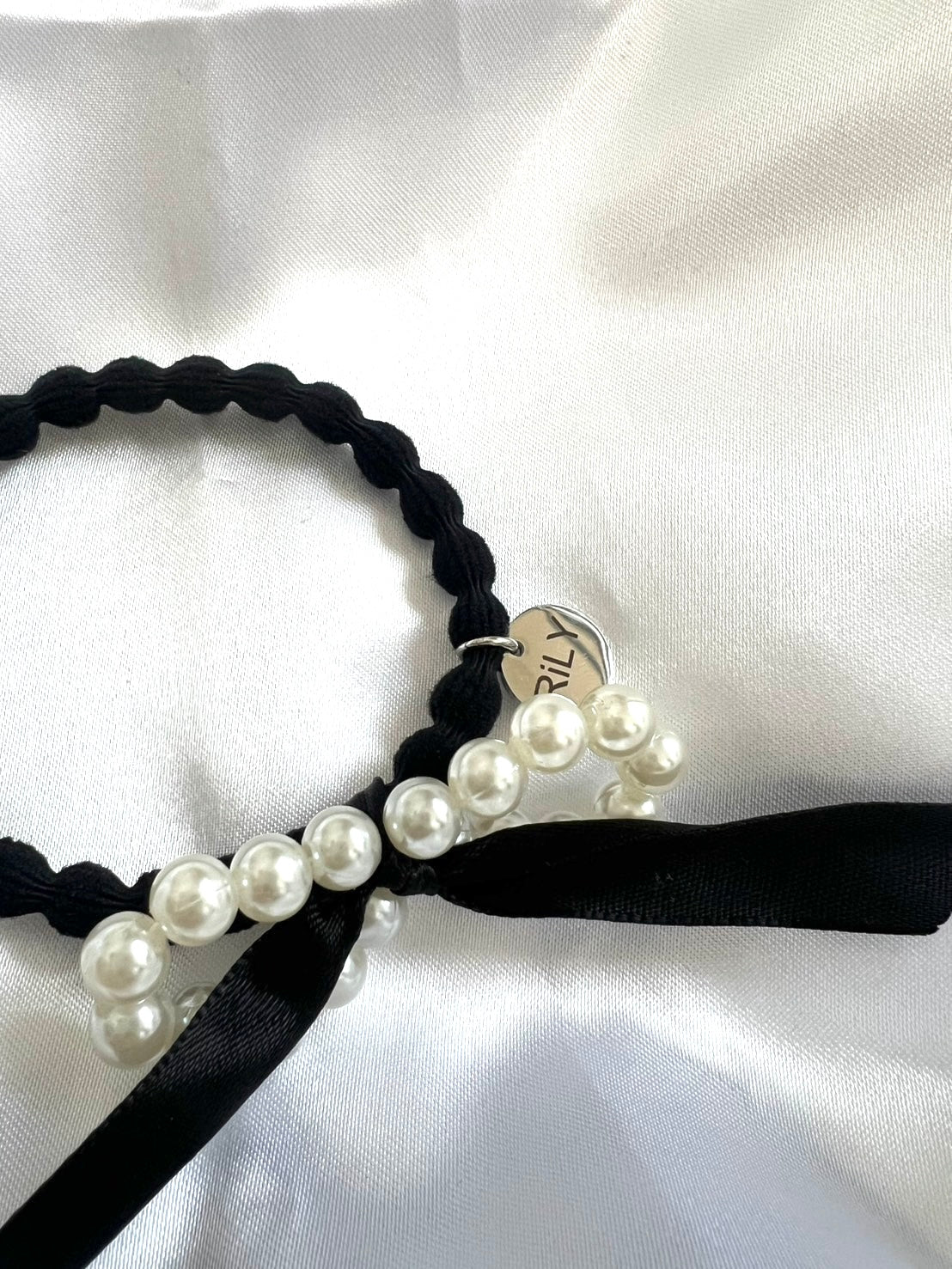 【Free Novelty Gift】Black Hair Tie with Pearl Ribbon Design