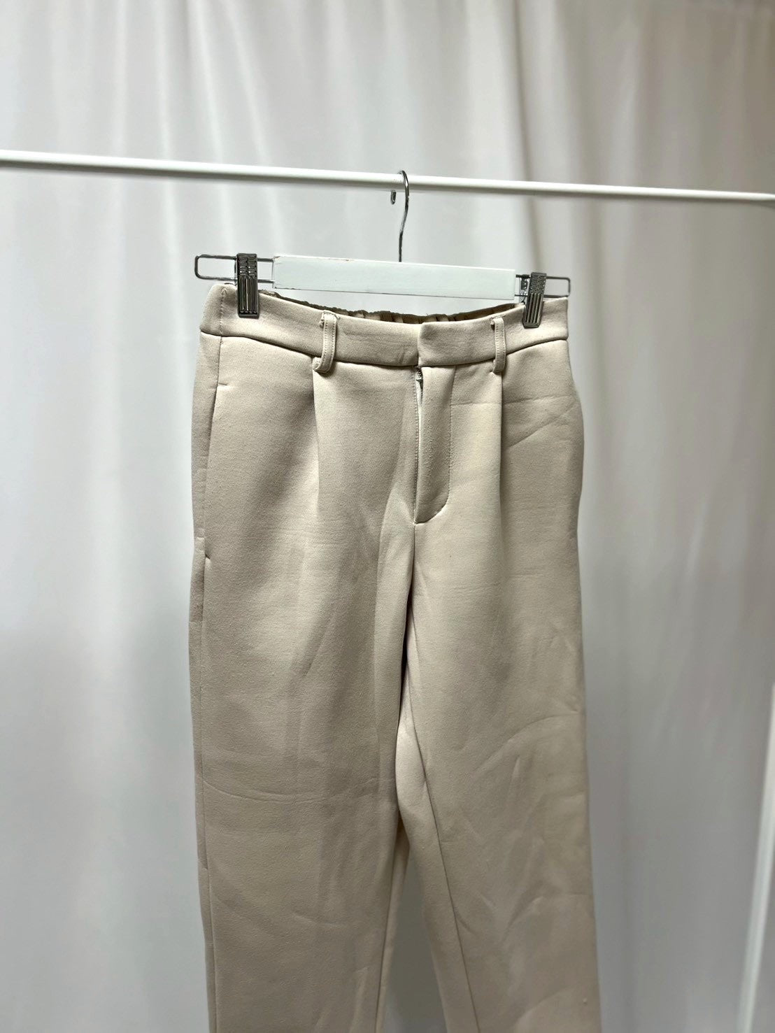 10-11 テーパードパンツ