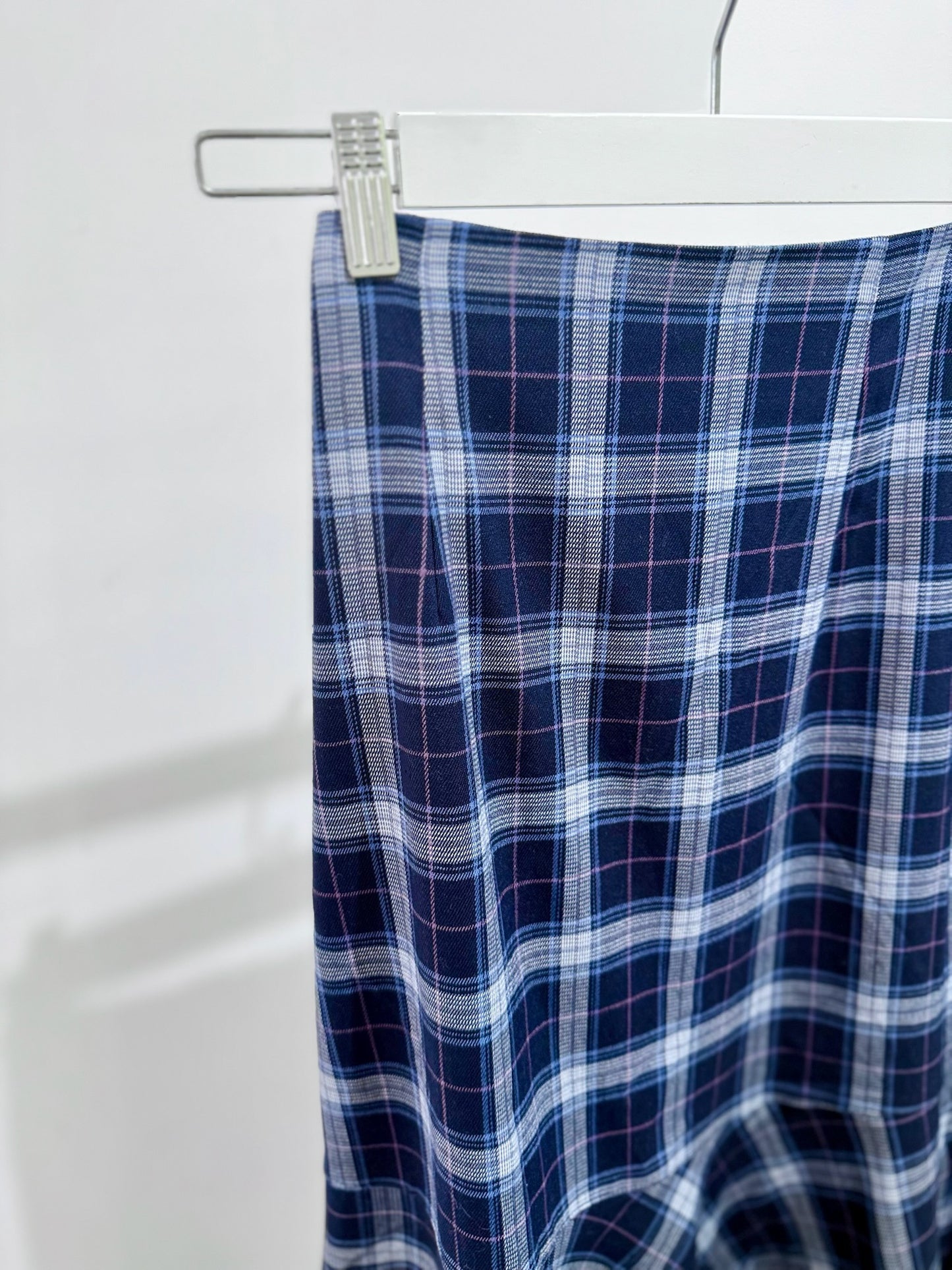 25000015Check Pattern Flare Skirt – Navy & Black