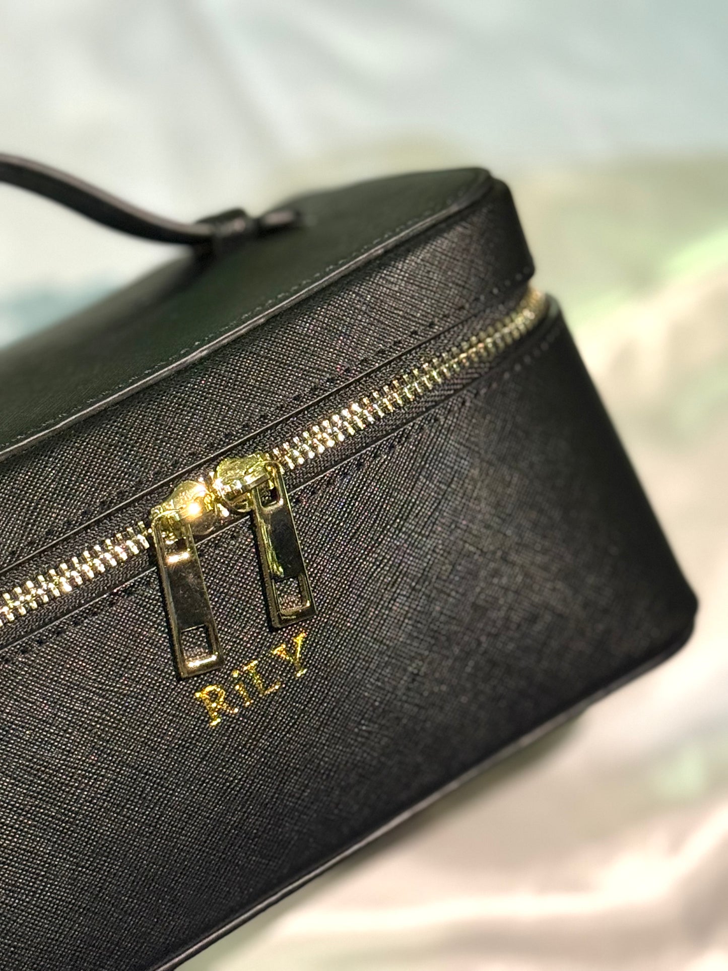 【Free Novelty Gift】RiLY Logo Vanity Pouchー