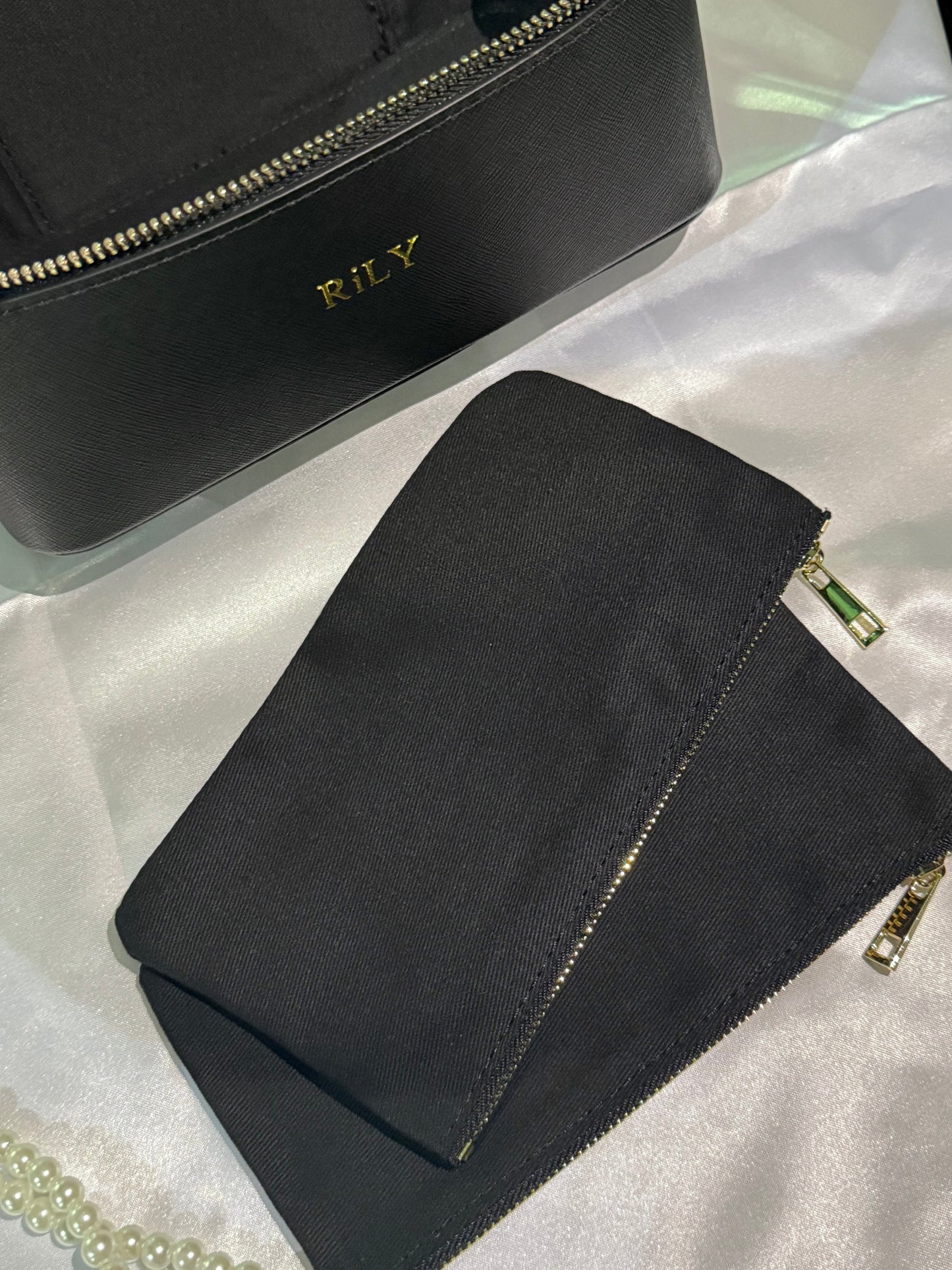 【Free Novelty Gift】RiLY Logo Vanity Pouchー