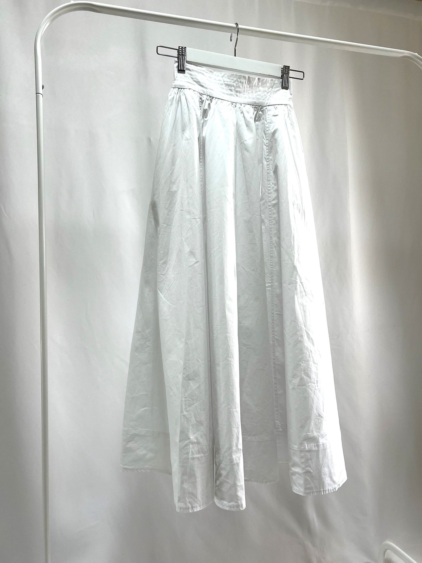 25000018White Flare Long Skirt – Soft, Clean & Flowing