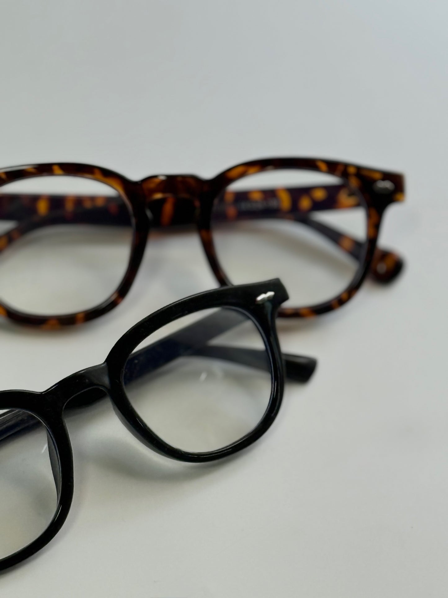 Black Frame Glasses – Paris Style