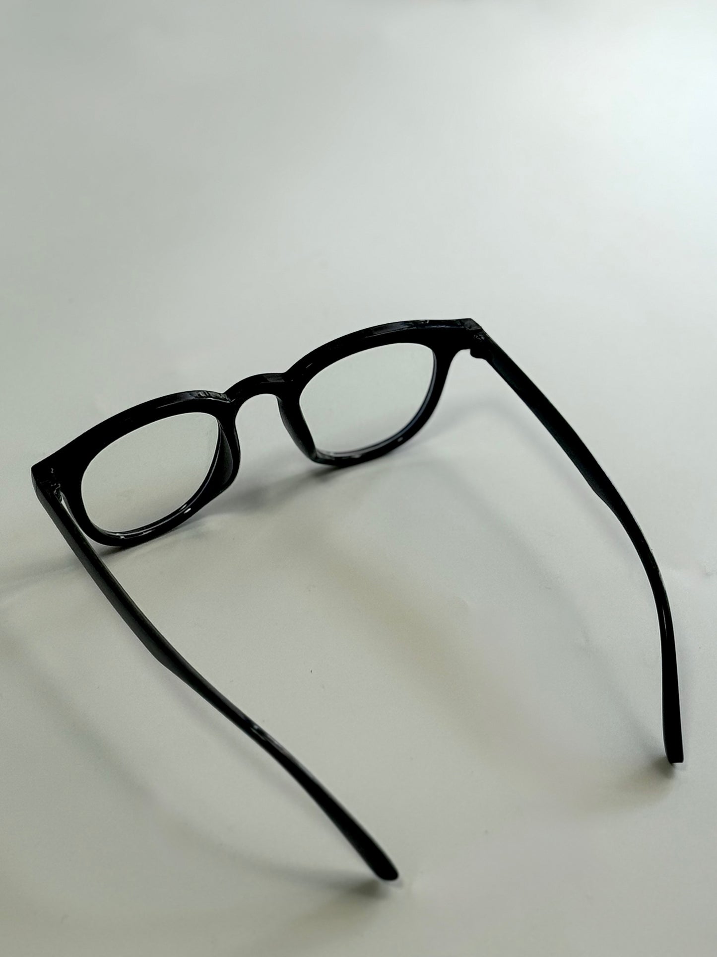 Black Frame Glasses – Paris Style