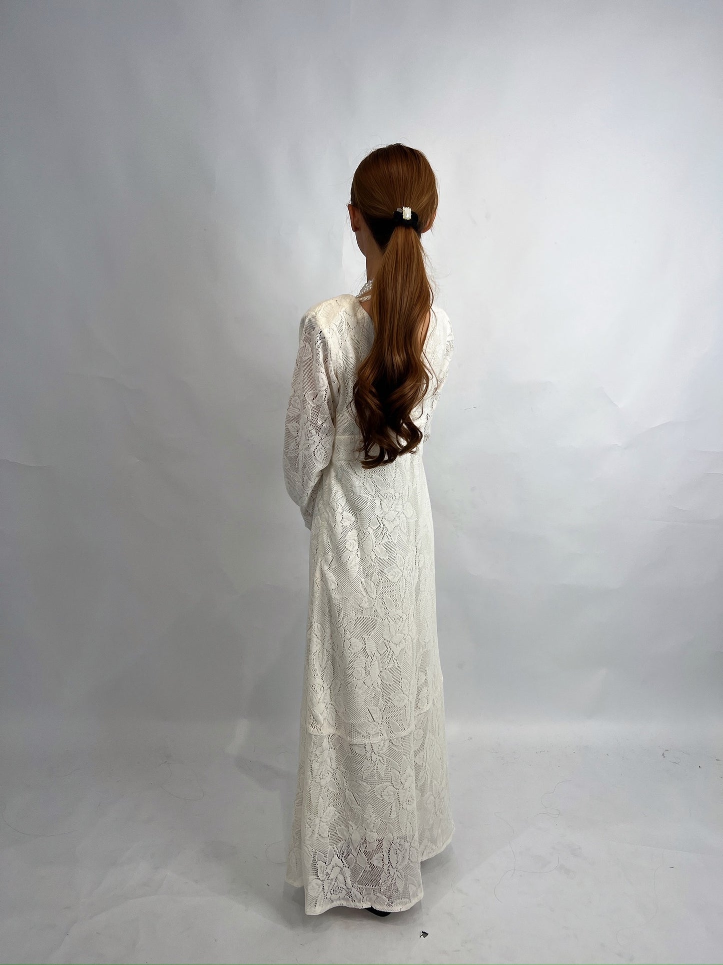 White Lace Dress – Vintage-Inspired Elegance