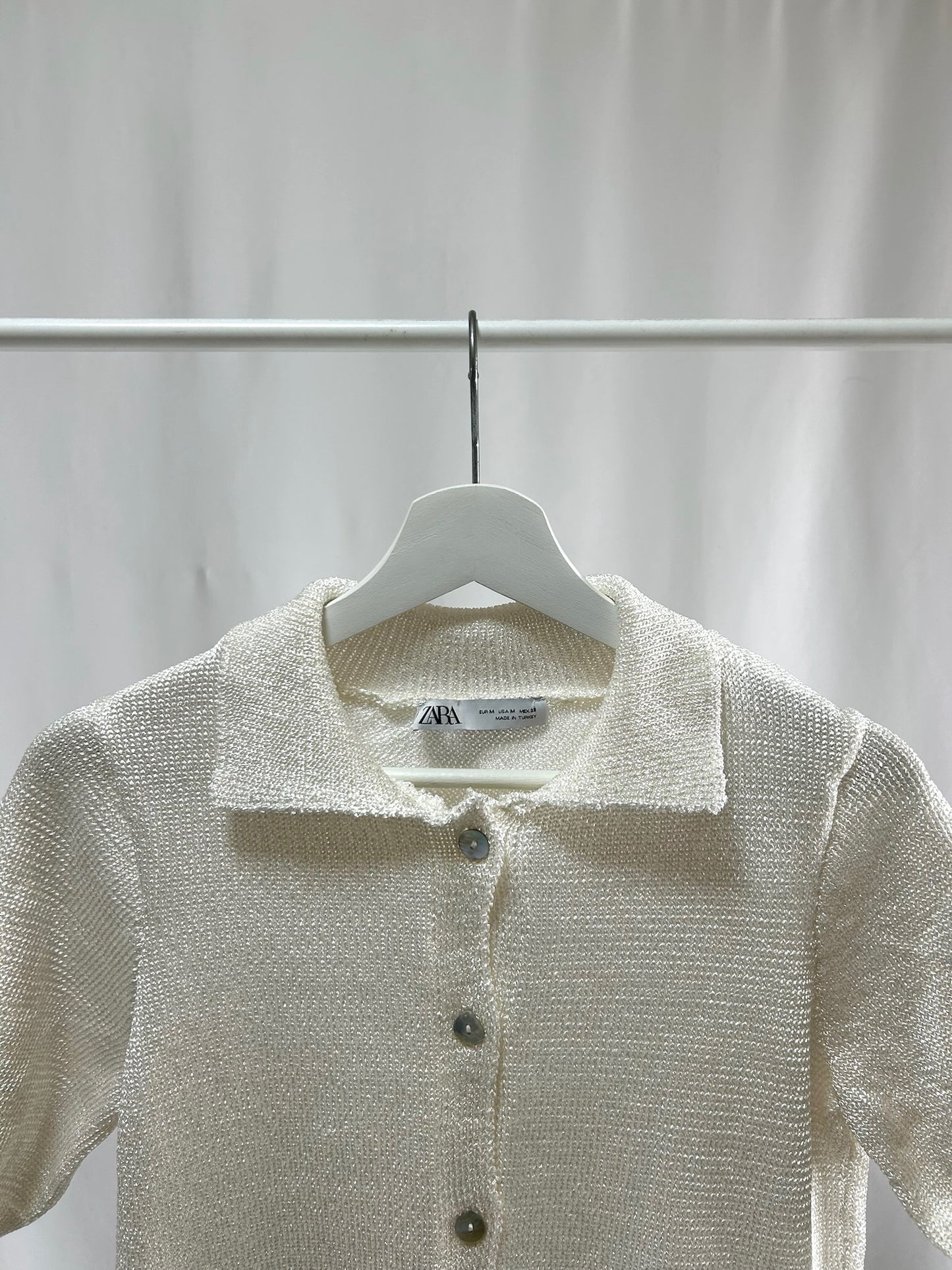 25014ZARAのキラキラしてるアイボーリーサマーニット