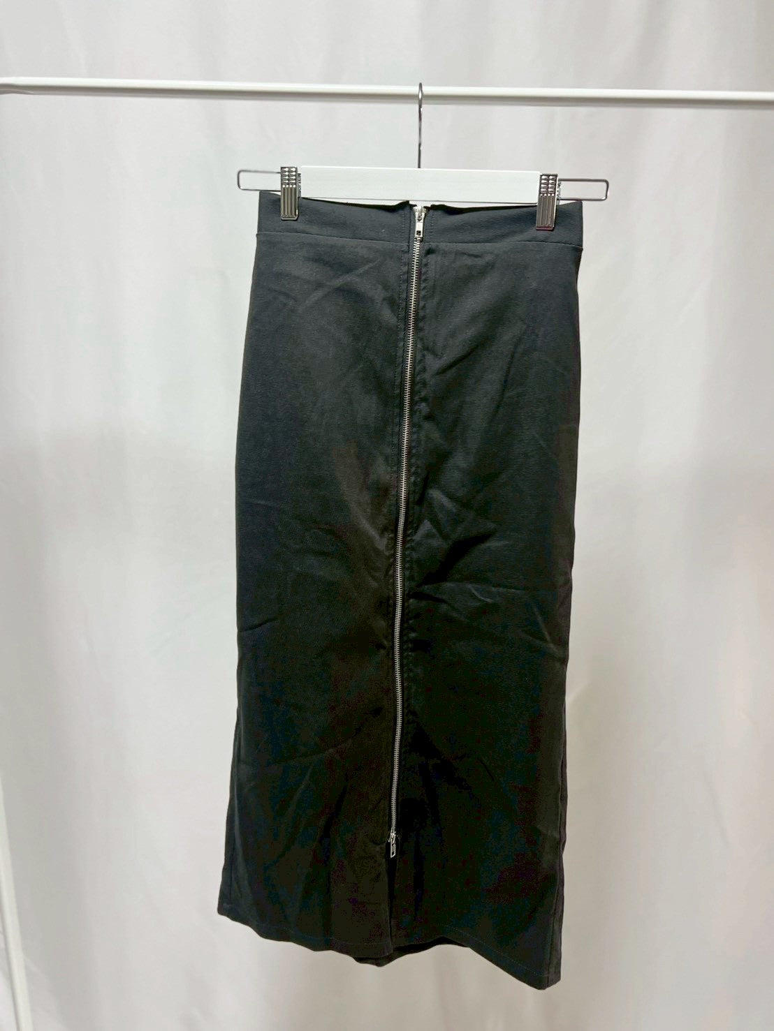 3-25フロントジップタイトスカート