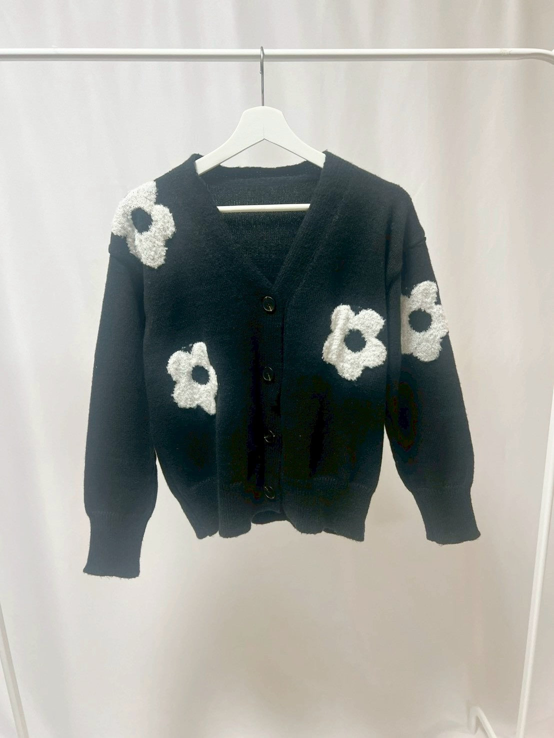 2500013デイジー柄カーディガン