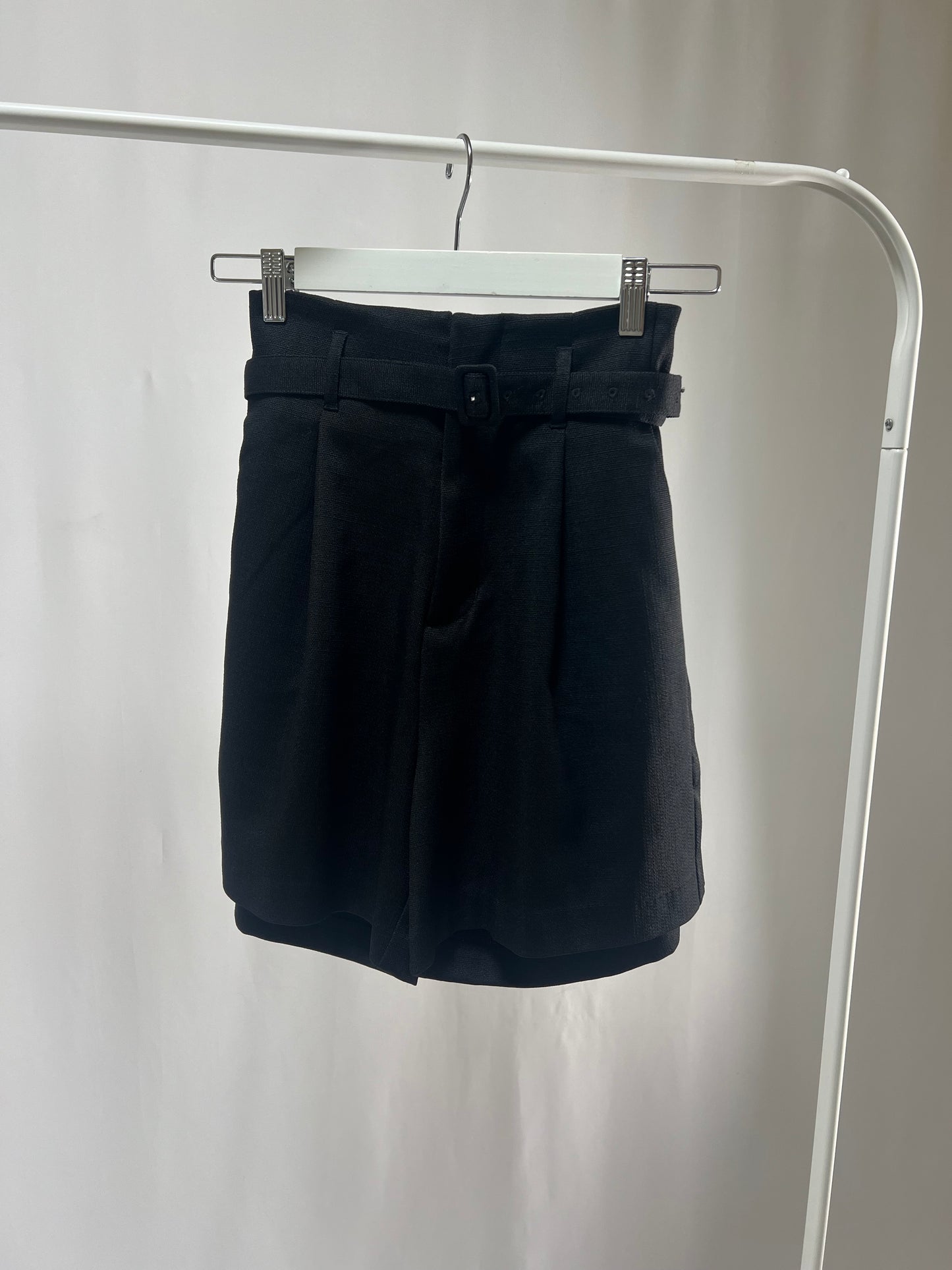 250121Elegant Belted Black Shorts