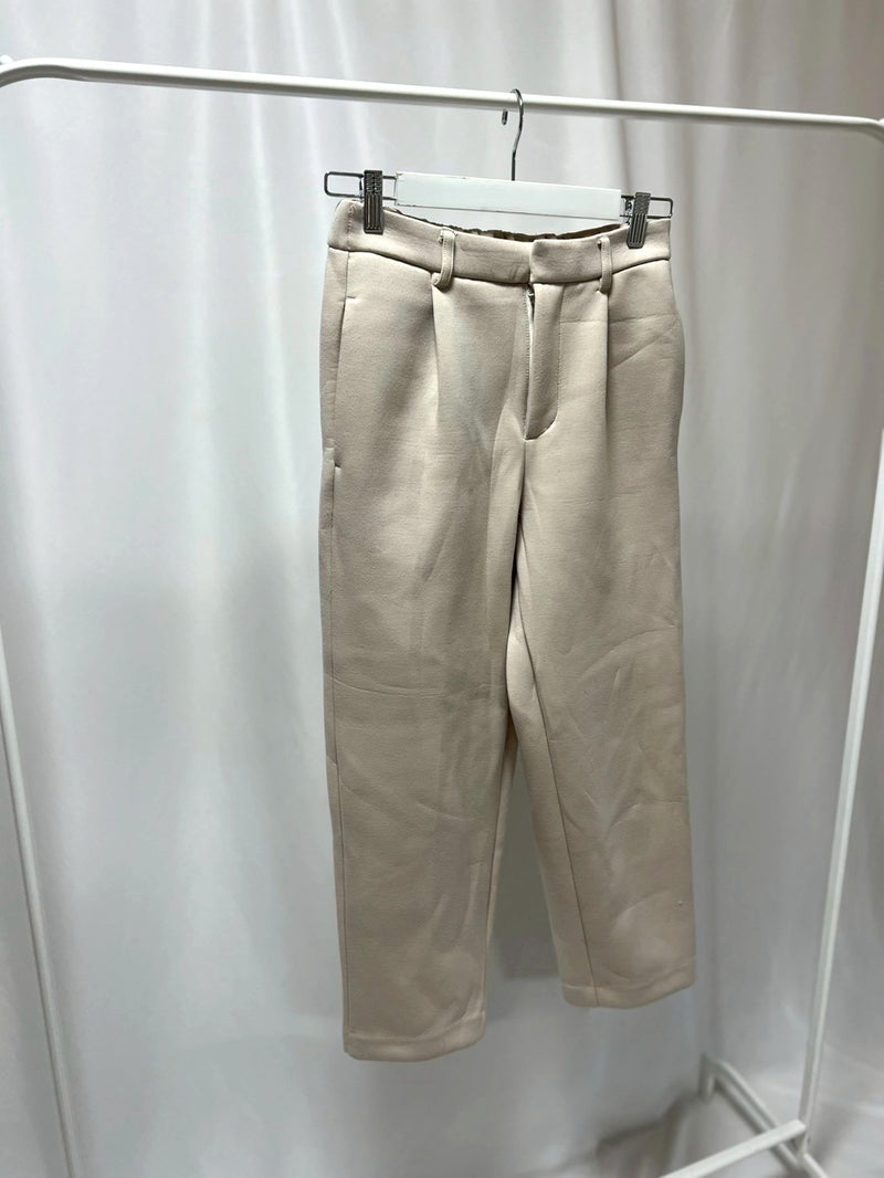 10-11 テーパードパンツ