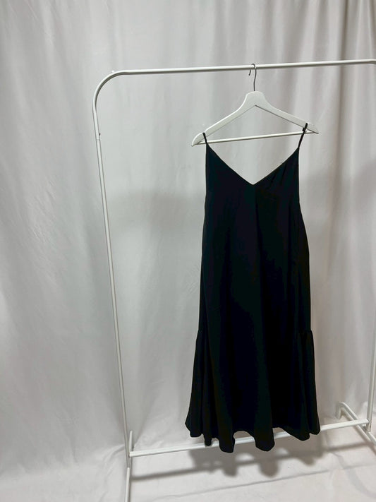 25-24サテンロングスカート