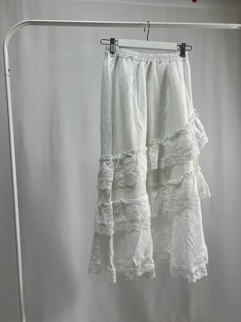 25000011White Lace Skirt – Midi Length