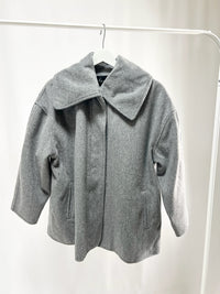 250008Gray Coat
