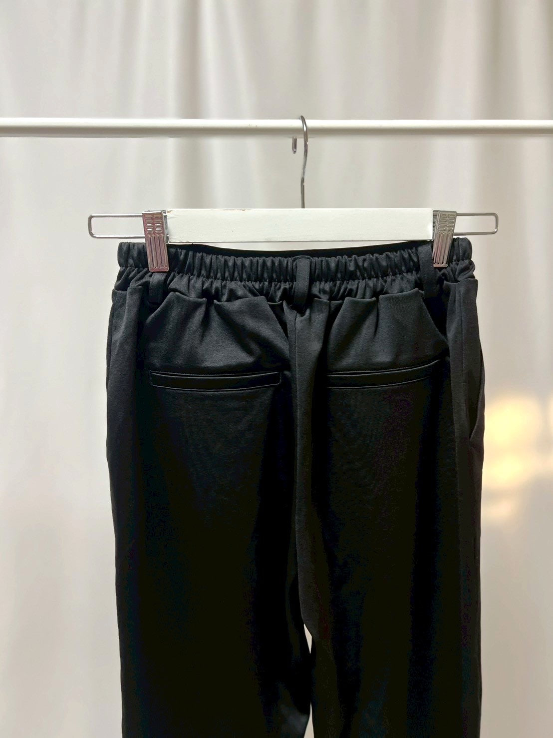 3-21 テーパードパンツ