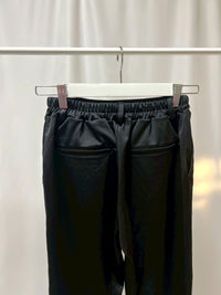 3-21 テーパードパンツ