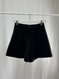 2501218High-Waist Black Shorts