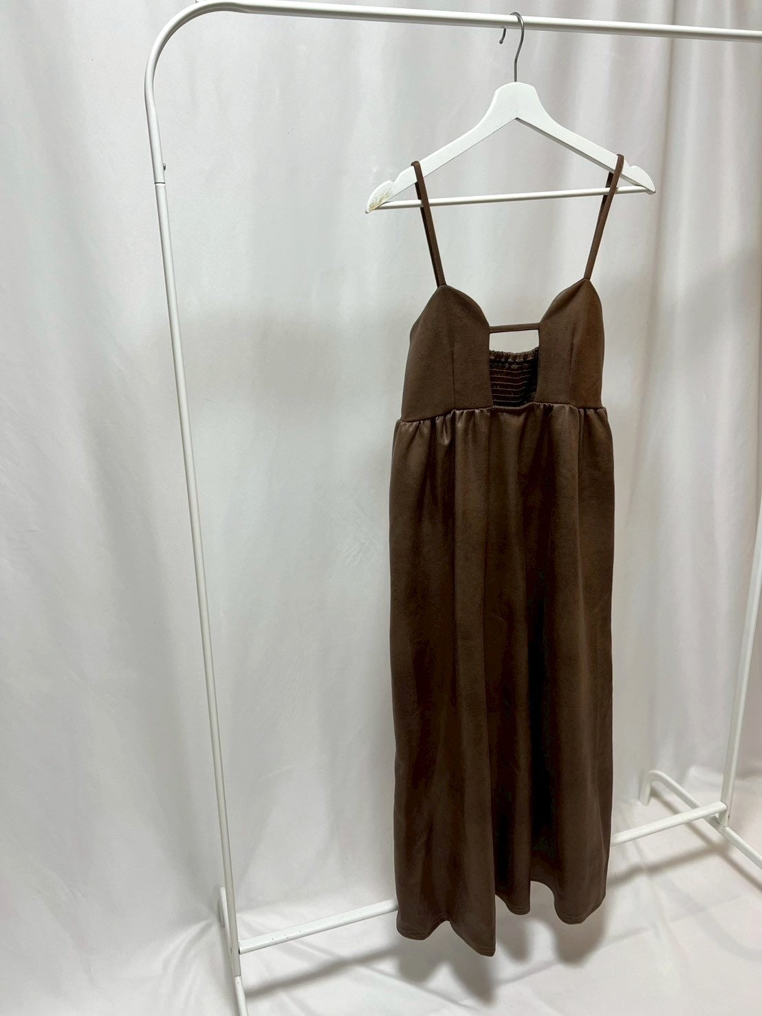 25-1フロントカットキャミワンピース