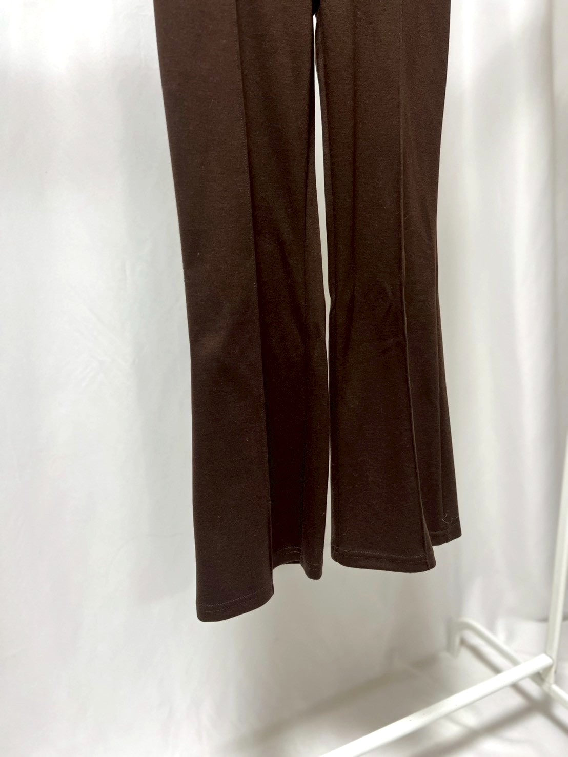 6-23センタープレスパンツ