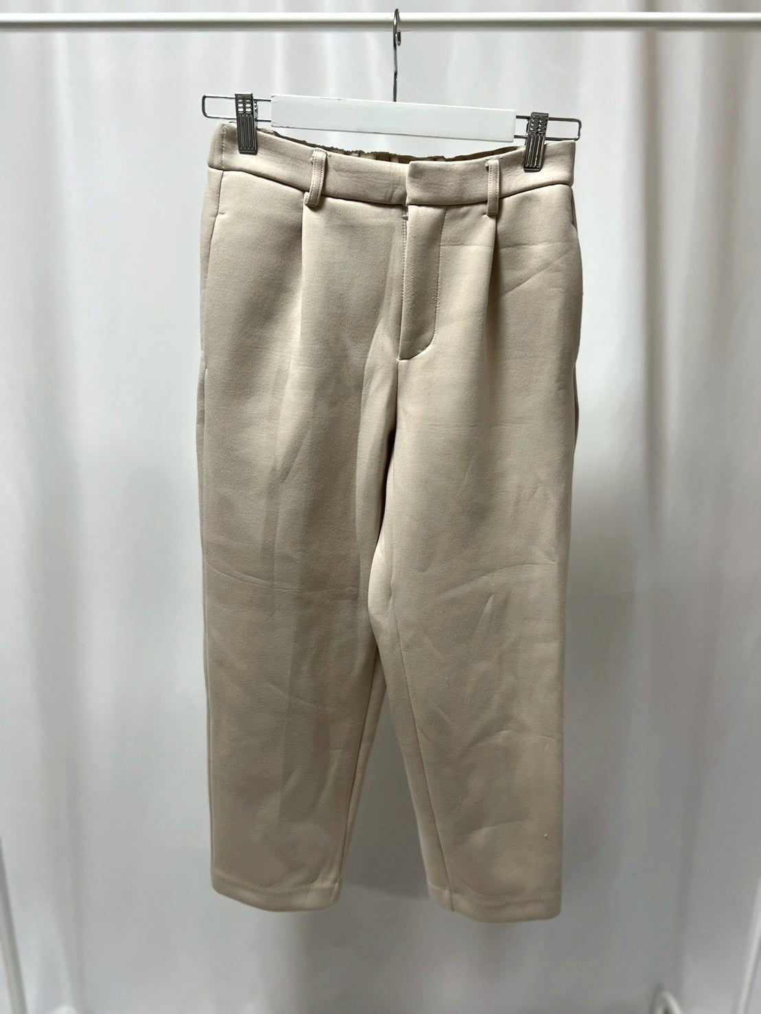 10-11 テーパードパンツ