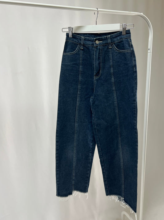 250123Raw Hem Straight Denim Pants