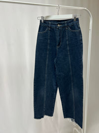 250123Raw Hem Straight Denim Pants