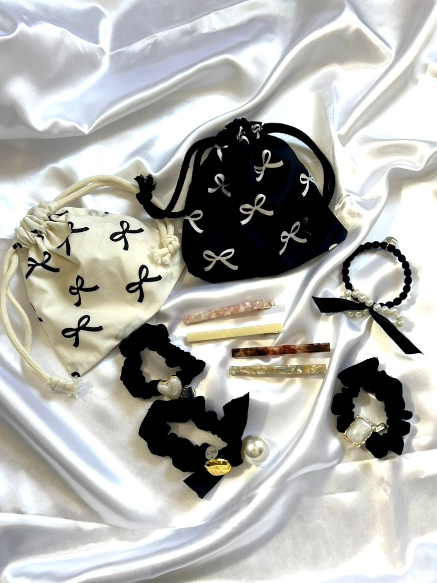 【Free Novelty Gift】Black Scrunchie with Large Square Pearl Charm