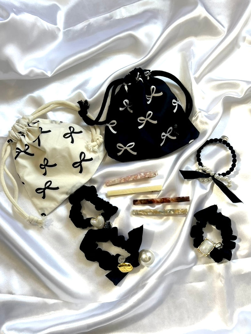 【Free Novelty Gift】Black Scrunchie with Large Square Pearl Charm