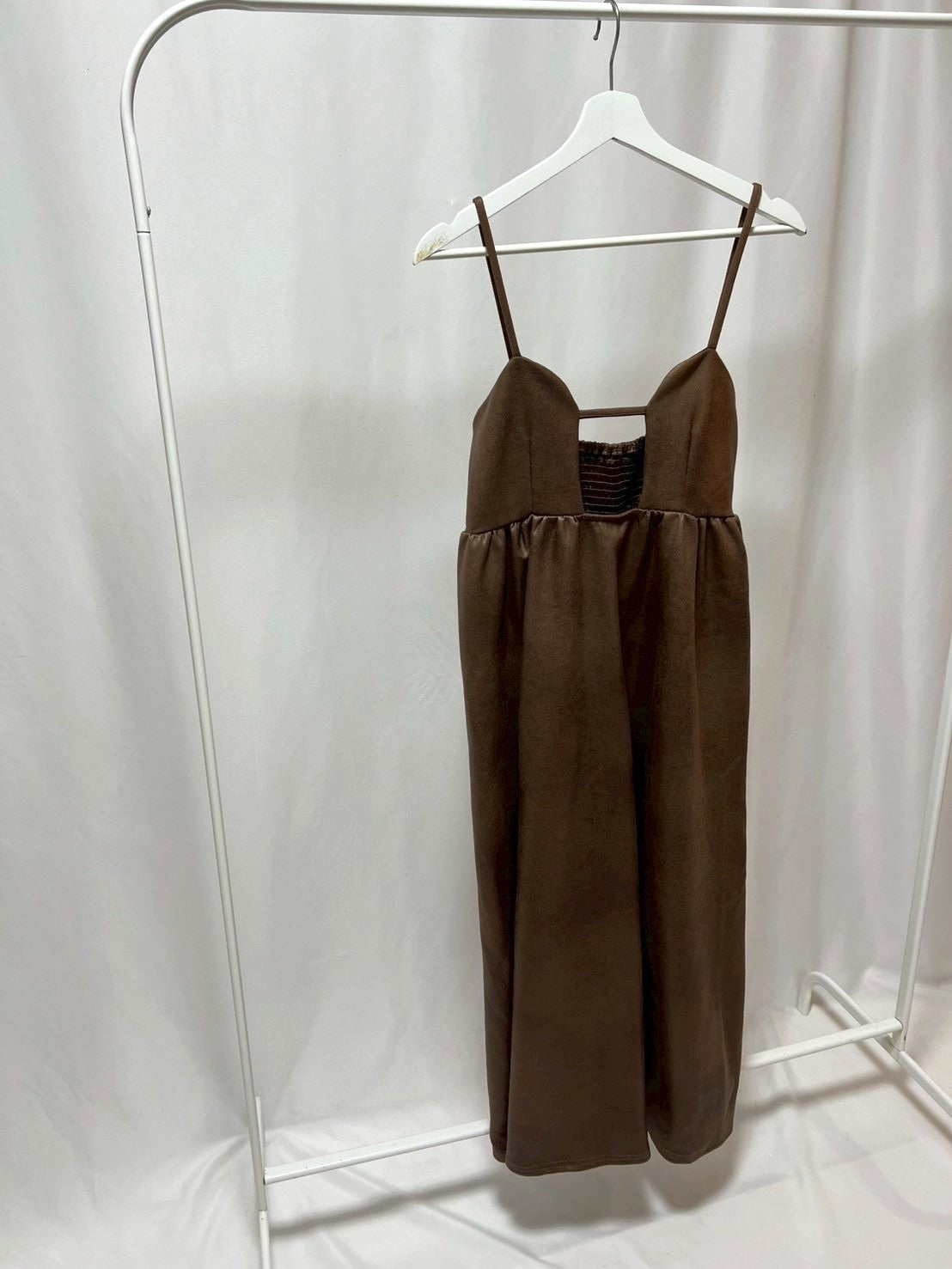 25-1フロントカットキャミワンピース