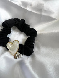 【Free Novelty Gift】Black Scrunchie with Heart Pearl Charm