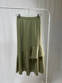 2500008Asymmetric Ruffle Midi Skirt