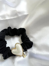 【Free Novelty Gift】Black Scrunchie with Heart Pearl Charm