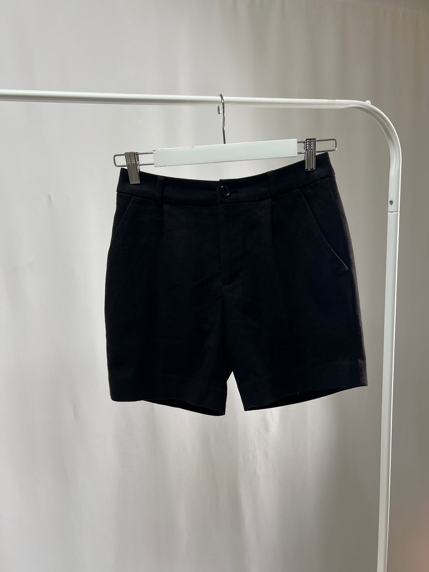 250122Tailored Black Shorts
