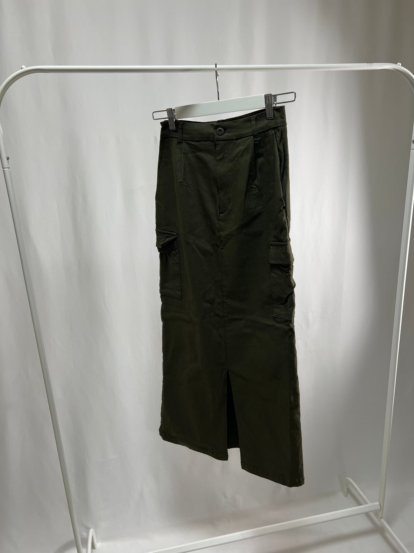 25000015Khaki Cargo Skirt – High Waist Utility Style