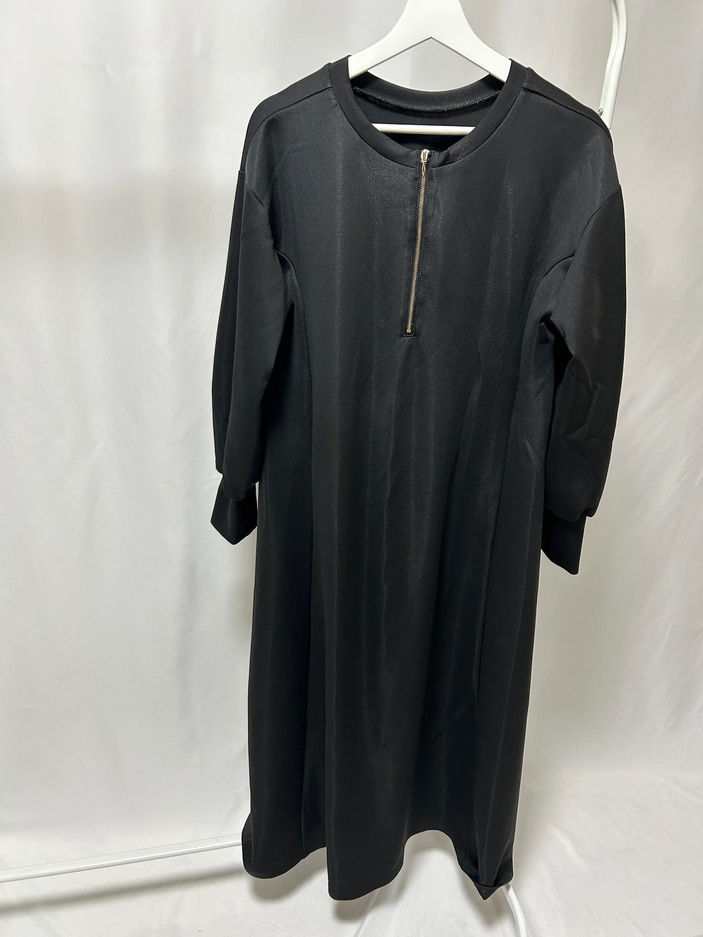 14-42 フロントジップワンピース