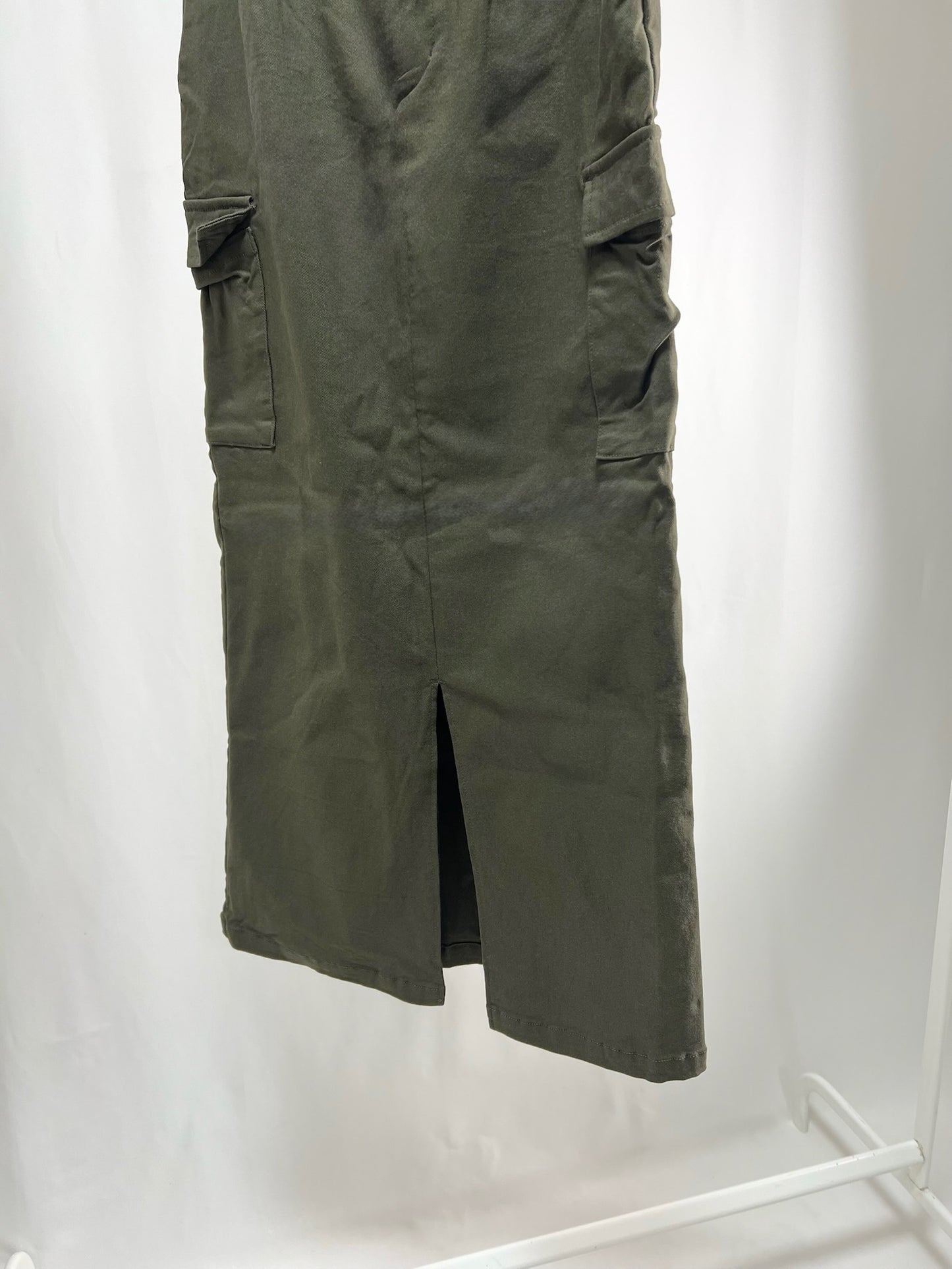 25000015Khaki Cargo Skirt – High Waist Utility Style