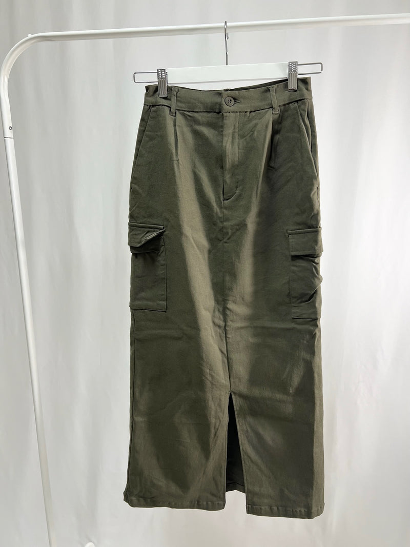 25000015Khaki Cargo Skirt – High Waist Utility Style