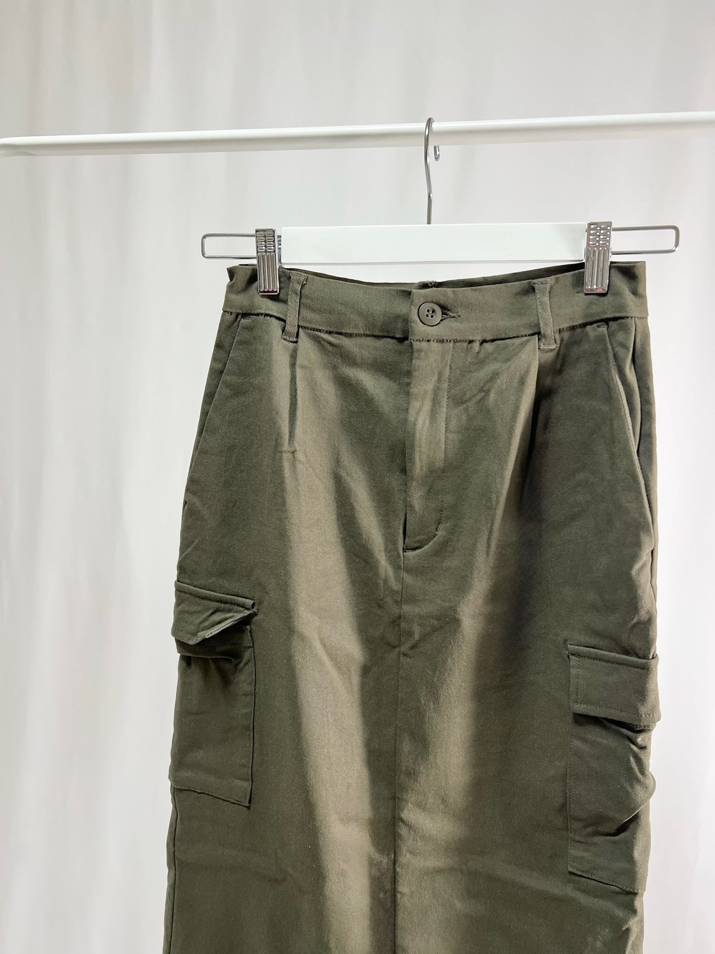 25000015Khaki Cargo Skirt – High Waist Utility Style