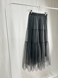 25000014Gray Tulle Skirt – Layered Midi Style