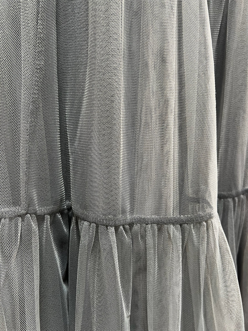 25000014Gray Tulle Skirt – Layered Midi Style