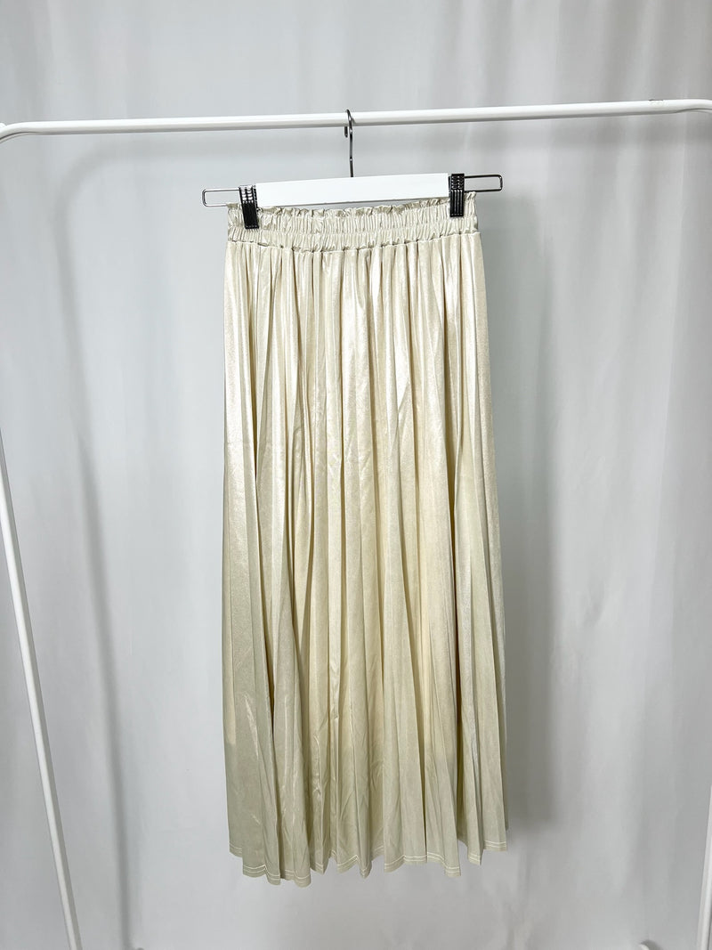 25000013White Satin Pleated Skirt – Midi Length