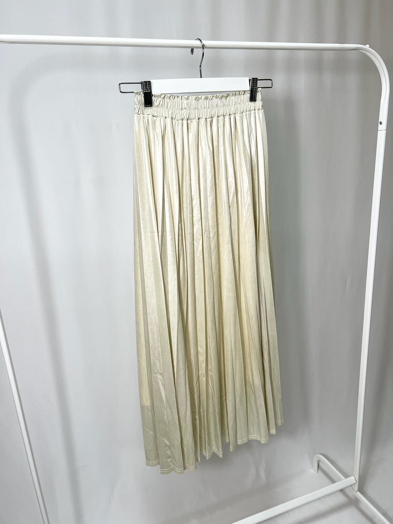 25000013White Satin Pleated Skirt – Midi Length