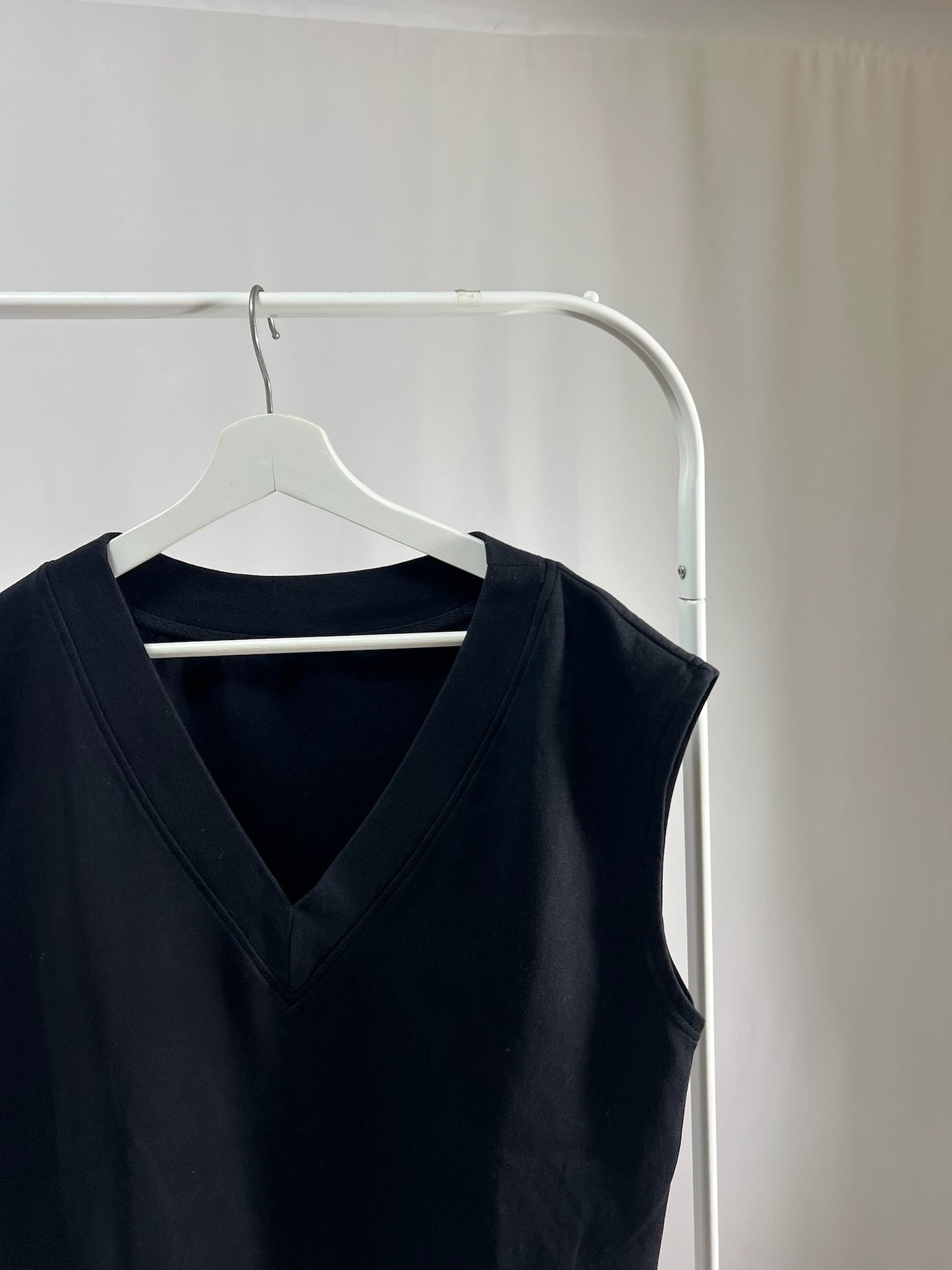 25053Black Sweat Vest