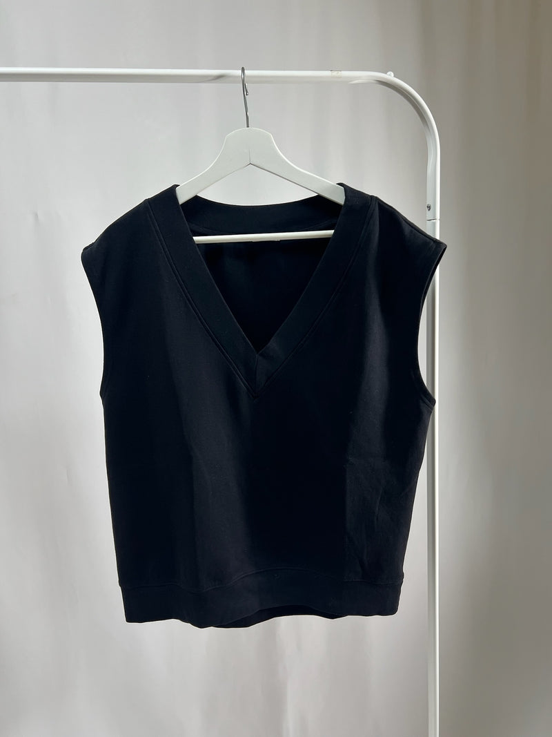 25053Black Sweat Vest
