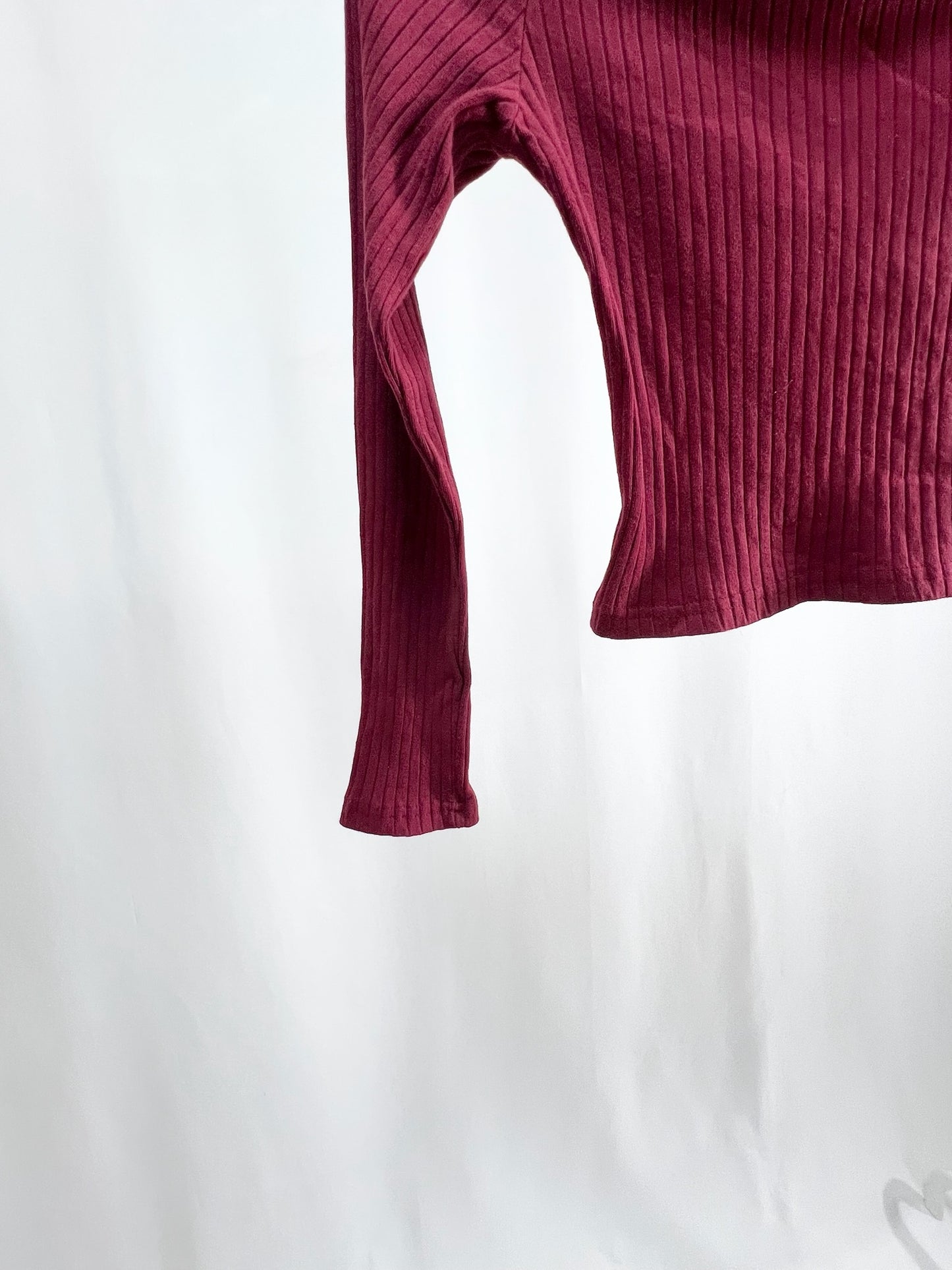 25051Bordeaux Ribbed Knit Off-Shoulder Crop Top