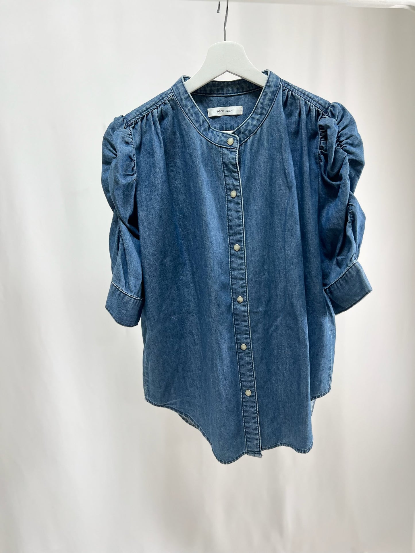 25050Denim Shirt with Power Shoulders – Elbow Sleeve
