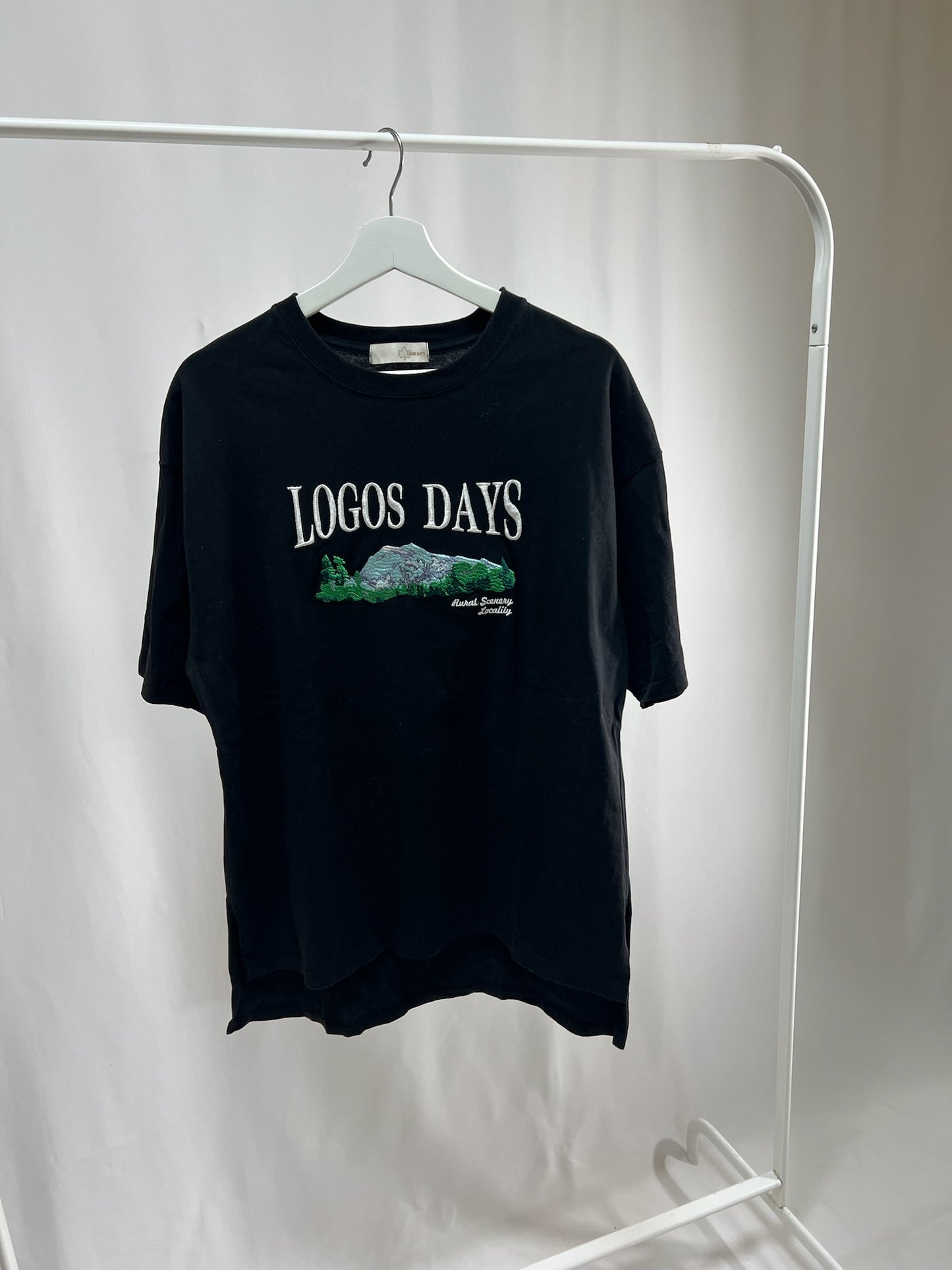 25049Black Logo T-Shirt with High-Low Hem