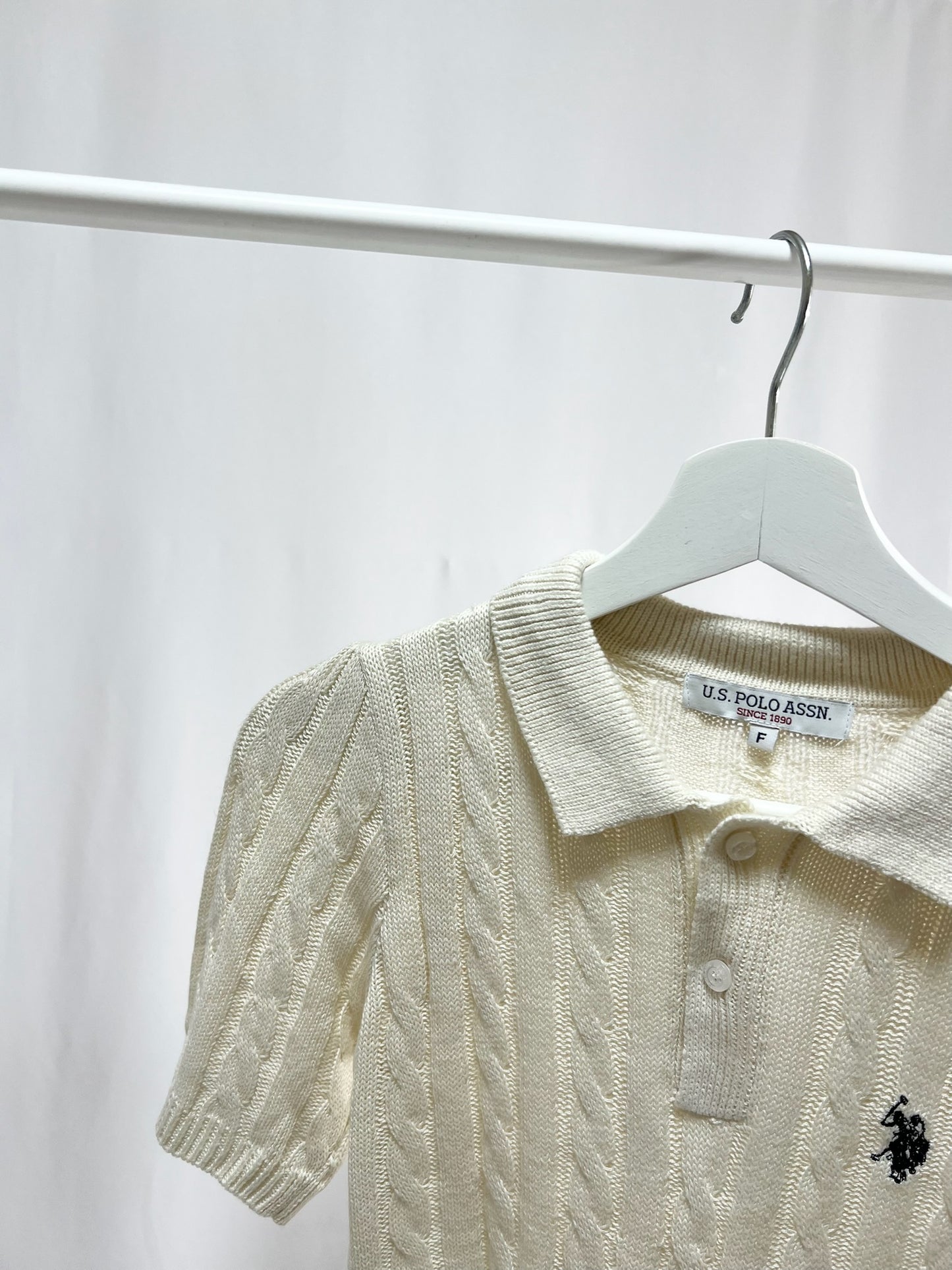25047Ivory Collared Knit Tops