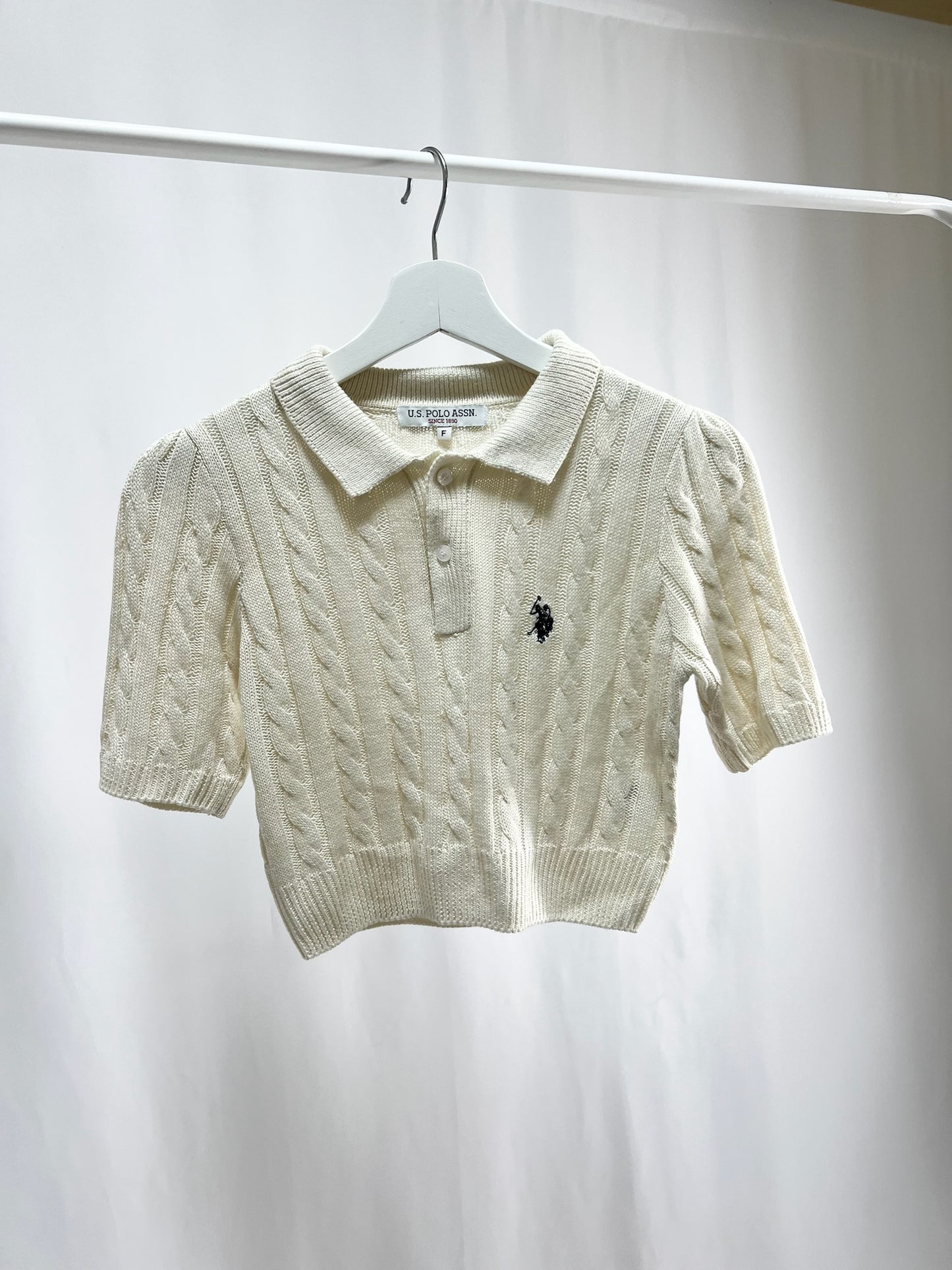25047Ivory Collared Knit Tops