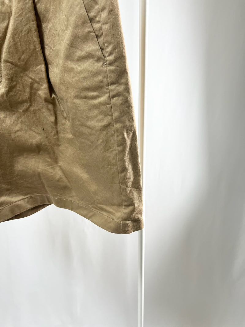 250129High-Waist Pleated Shorts