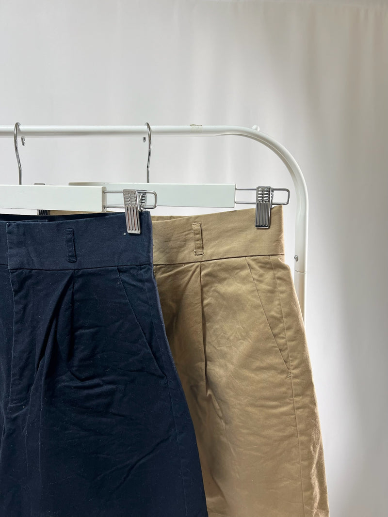 250129High-Waist Pleated Shorts